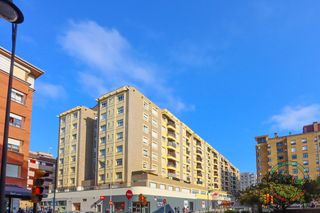 Pis  Gijón - calle saavedra 1. Vive en el centro de gijón con un espacio exterior para disfruta