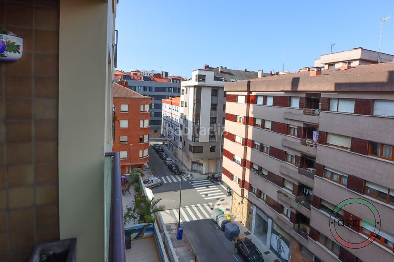Foto f551990d-4c28-4e33-9975-01388f24474b. Pis amb calefacció aparcament a Centro Gijón