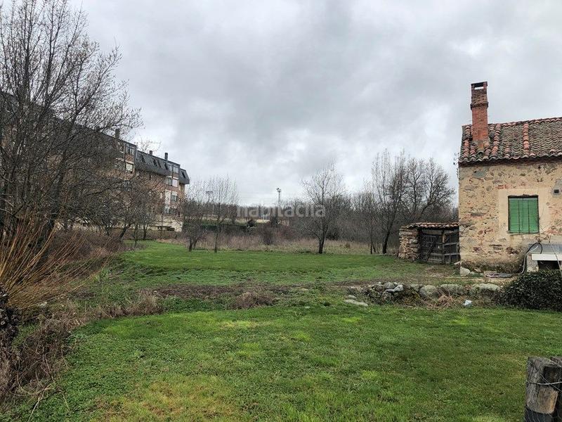 Foto ef36b495-be5d-4cc0-80e1-f45bb3e8b219. Terreny residencial a San Ildefonso