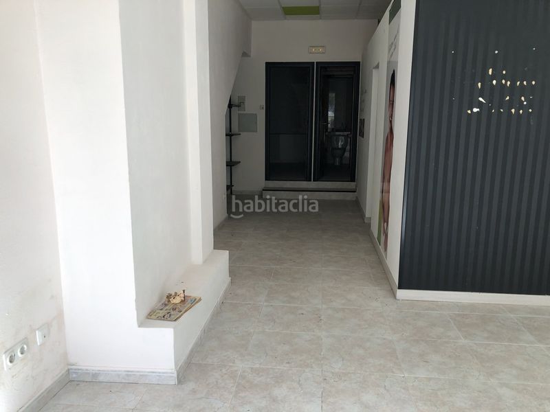 Foto db8c9b3f-14ad-4a83-8a8b-24df9a4d5c80. Locale commerciale in Via Romana Segovia