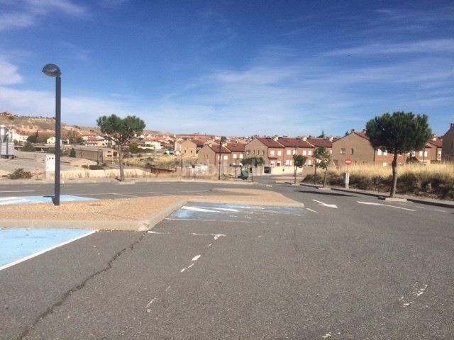 Foto e3698e06-43d8-4125-ac0b-f3f7f150e212. Terreny residencial a Lastrilla (La)