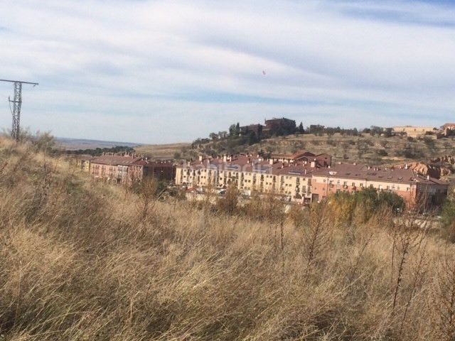 Foto f08e9446-1dd9-4966-b6de-ebb9c347a3ce. Terreny residencial a Lastrilla (La)