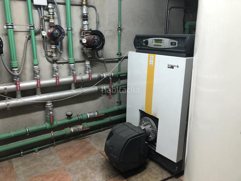 Foto 1885fcf7-5ca9-4dab-a8f5-9a860c1ed9c1. Edifici a Torrecaballeros