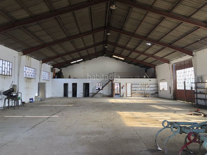 Foto a589e10d-ab4b-48bf-bb2d-066ca0401bfc. Industrial building in Santa María la Real de Nieva