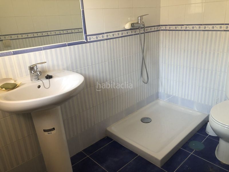 Foto 1609b064-6996-45c4-9a18-efba149db90a. Casa adossada amb calefacció aparcament a Lastrilla (La)