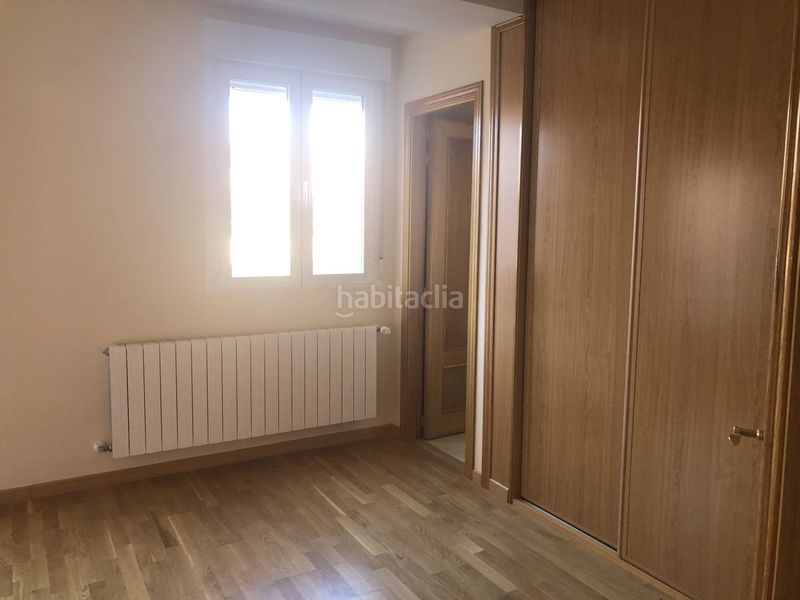 Foto f5a7d2f1-1269-45d9-bfb7-e7c8c19d5ad3. Casa adossada amb calefacció aparcament a Lastrilla (La)