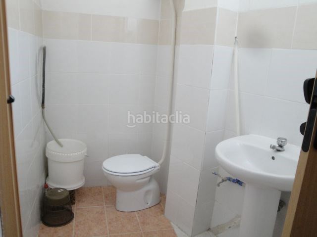 Foto a63a62d9-e275-4ed1-9ddd-2858e6254ead. Local comercial amb calefacció a Lastrilla (La)