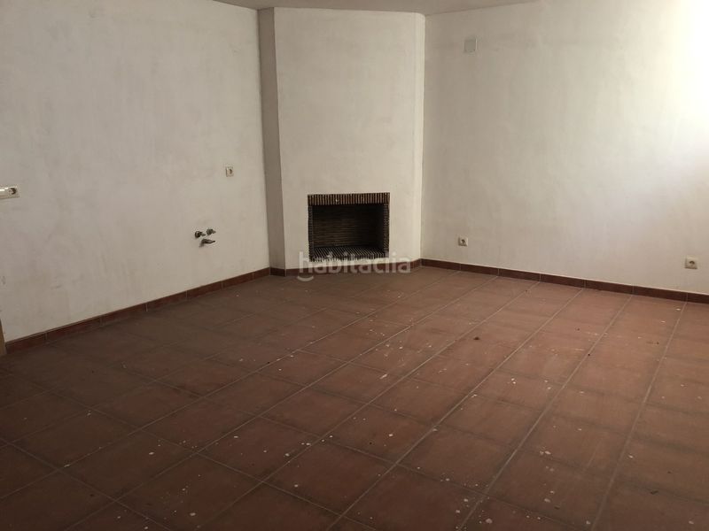 Foto 71a44cbe-f251-410c-b80d-a9551d197b6c. Casa aparellada amb calefacció aparcament a Lastrilla (La)