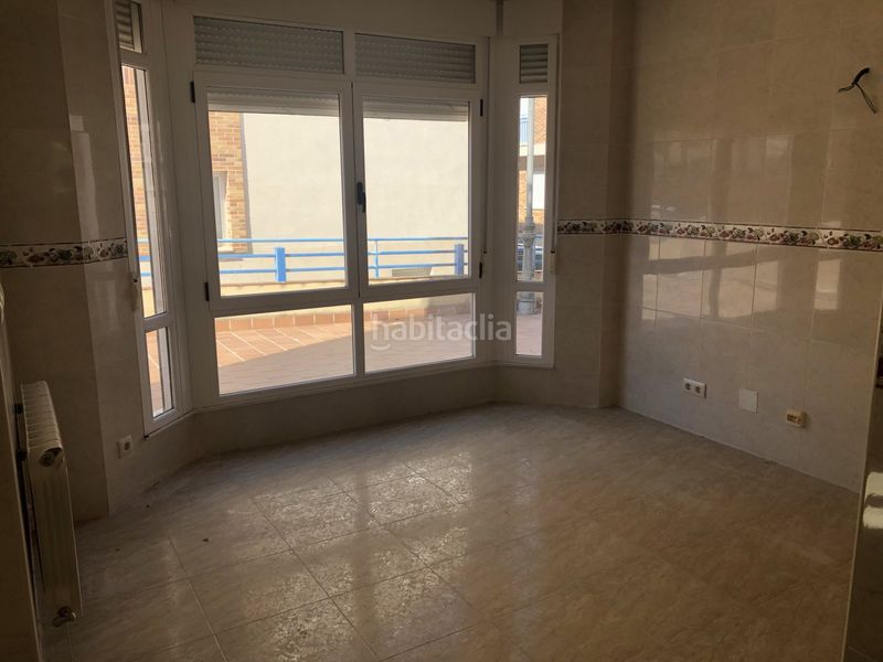 Foto c1c2d112-11eb-4138-9132-1a68b2479b31. Casa aparellada amb calefacció aparcament a Lastrilla (La)