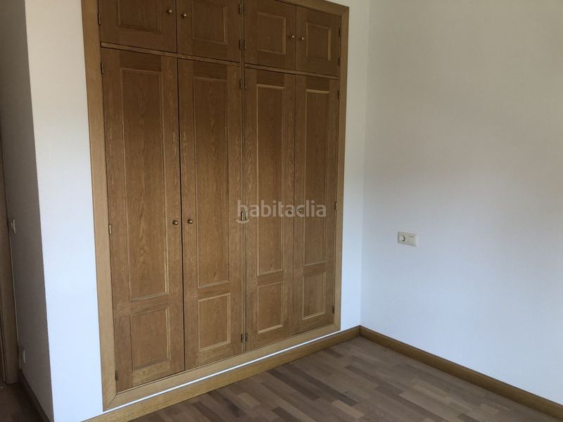 Foto d4120325-7792-4da0-880f-564d467c4da2. Casa aparellada amb calefacció aparcament a Lastrilla (La)