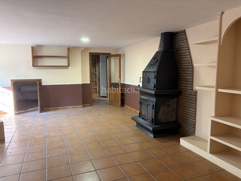 Foto a73efba5-d6a0-448d-853a-ce9cd85c3b75. Casa amb aparcament a Hontanares de Eresma