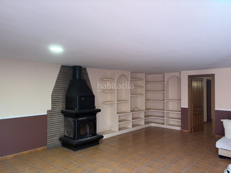 Foto b42782b3-e91d-407f-8e7c-41e9c5b6c5d4. Casa amb aparcament a Hontanares de Eresma