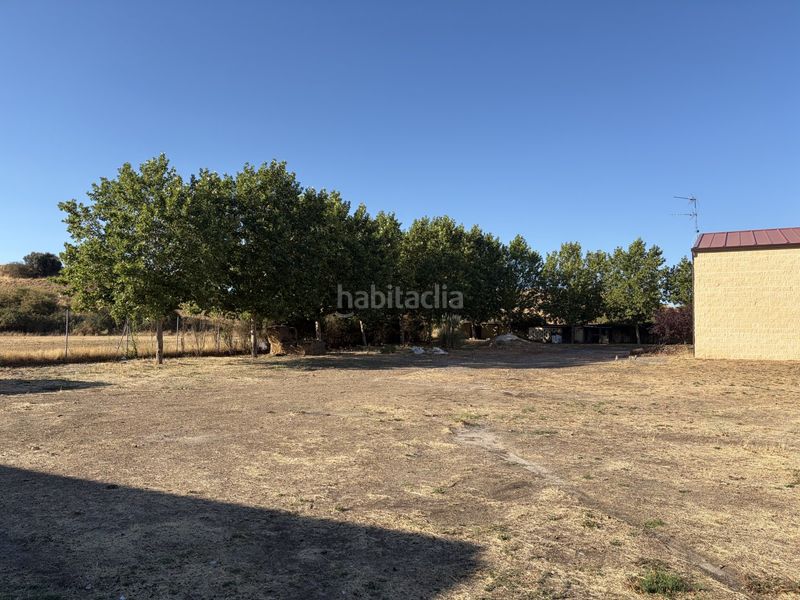 Foto e1cdadc8-cf57-462b-87a3-4f0c5b226f99. Casa amb aparcament a Hontanares de Eresma