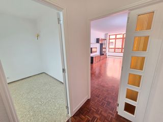 Rent Flat in Paseo tomás morales 118. Se alquila estupendo y amplio piso de 4 habitaciones en zona de