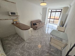 Lloguer Apartament a Calle bernardo de la torre 41a. Se alquila apartamento en zona de las canteras