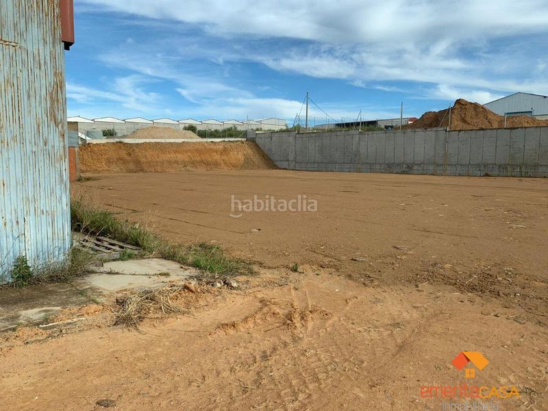 Foto ad790b4b-bb5b-4e0c-bc46-7abeceeb9d58. Location bâtiment à usage industriel dans Oeste Mérida
