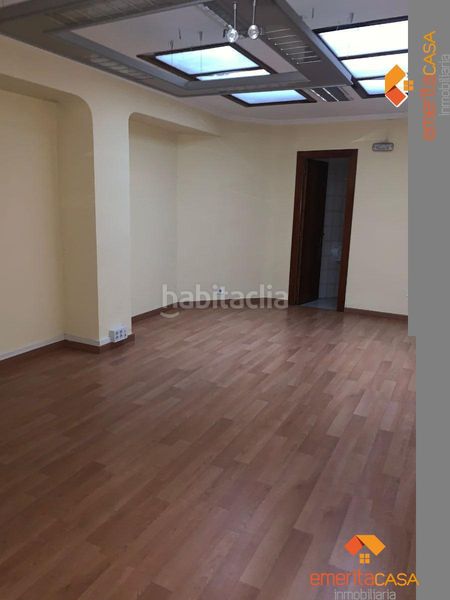 Foto 59e38d22-fcd4-4588-ba37-83db1c3913d2. Lloguer local comercial a Centro Mérida