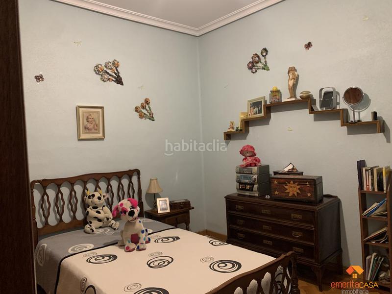 Foto 32ac412b-1341-418c-8b6a-4a1fd88aadc2. Edificio  en Almendralejo