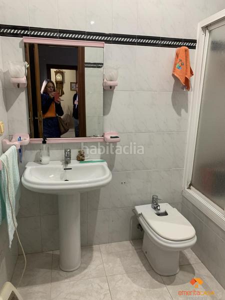 Foto 5cb62291-ee1e-4eb0-b461-7cb0313e879f. Edificio  en Almendralejo