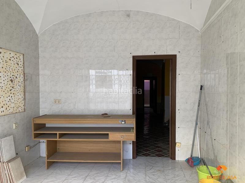 Foto 64f6f84e-9053-45b6-8099-5b508f52c620. Edificio  en Almendralejo