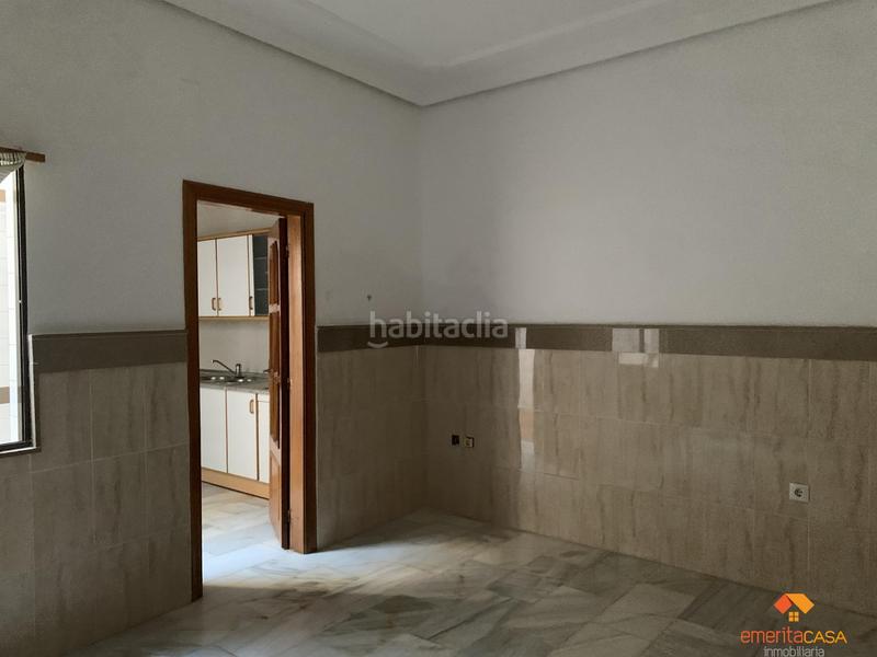 Foto 774bb056-9c2d-4826-b4b8-334e071e7991. Edificio  en Almendralejo