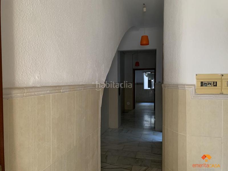 Foto 8fd1047e-e606-4692-97bd-5609178e39ef. Edificio  en Almendralejo