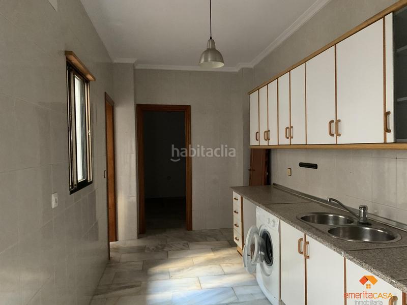 Foto 9db4fd8c-f76f-400b-8f9e-44bb2290bc88. Edificio  en Almendralejo