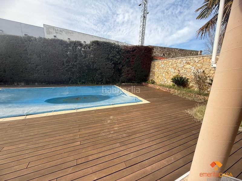 Foto 5bf6f564-3b5d-4080-8ade-2ab2a722d92c. Xalet amb aparcament piscina a Oeste Mérida