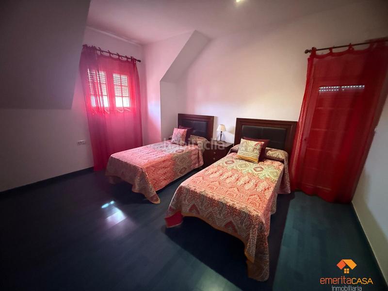 Foto b1d260e3-f70e-4360-9f96-166968e6eeb3. Xalet amb aparcament piscina a Oeste Mérida