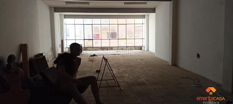 Foto c17e7c04-ab4e-471b-b1ce-1221b17d1d8b. Edificio  en Almendralejo