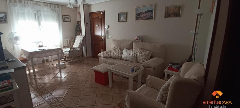 Foto f700ecbf-140a-48c4-9749-cbf6b0c0940f. Piso  en Almendralejo