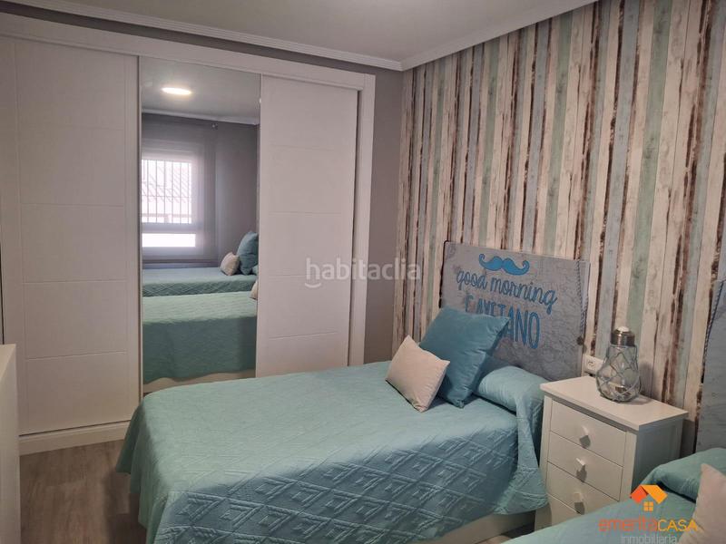 Foto 45f5f22c-7672-4bc3-a482-44890e953ff2. Chalet mit parking in Oeste Mérida