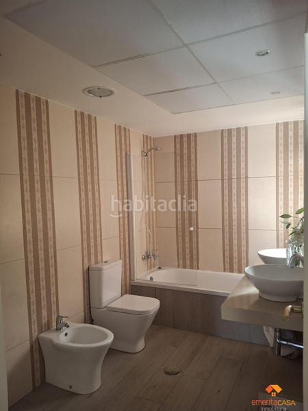 Foto 7e60e2ce-1962-43cd-80f0-6283e9fe6e92. Chalet mit parking in Oeste Mérida