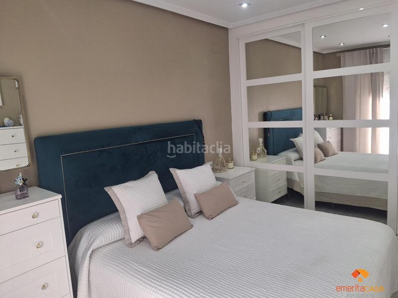 Foto 82fb05a1-4872-4a67-90dd-eb915b0bfd92. Chalet mit parking in Oeste Mérida