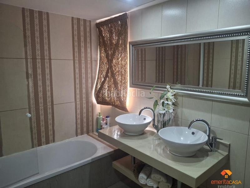 Foto a3947452-4c7d-4958-86de-3219223c196f. Chalet mit parking in Oeste Mérida