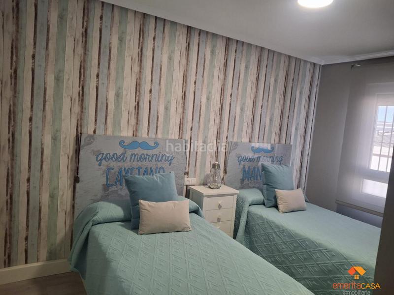 Foto b8bab134-474d-42a6-9594-ae1d006a4547. Chalet mit parking in Oeste Mérida