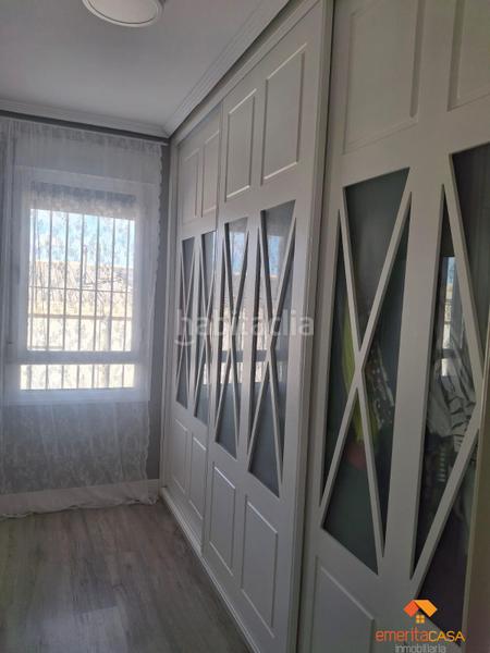 Foto ddcc6e59-db45-49e7-b757-5cca44c94bd8. Chalet mit parking in Oeste Mérida