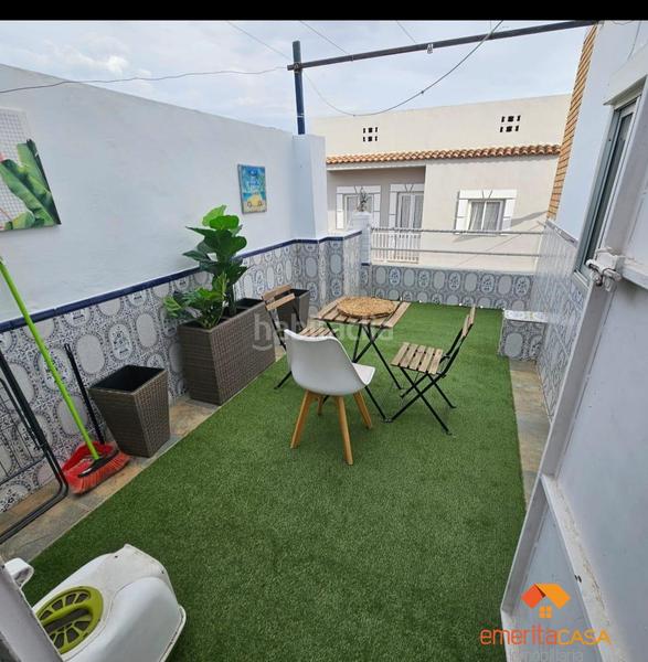 Foto ae6ad8a5-d440-4cdc-ba13-44cfb63dff44. Casa amb aparcament a Centro Mérida