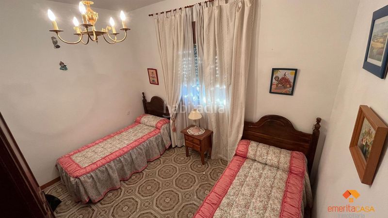 Foto ab4bb54f-89d5-4c27-94aa-0e654e35aec4. Chalet almendralejochalet en Alange