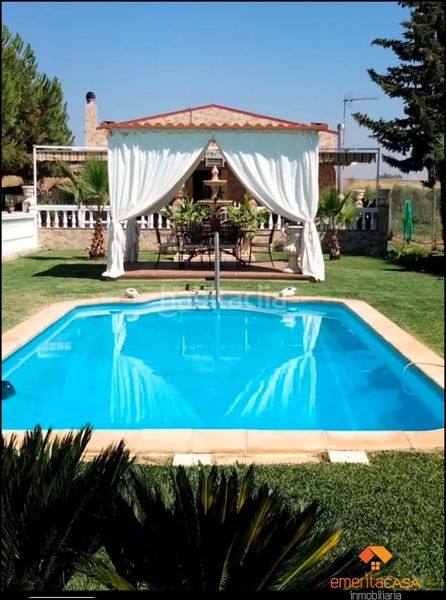 Foto a7a8fb9f-4e98-4c6e-89fe-e4f765d98de3. Masia amb piscina a Arroyo de San Serván