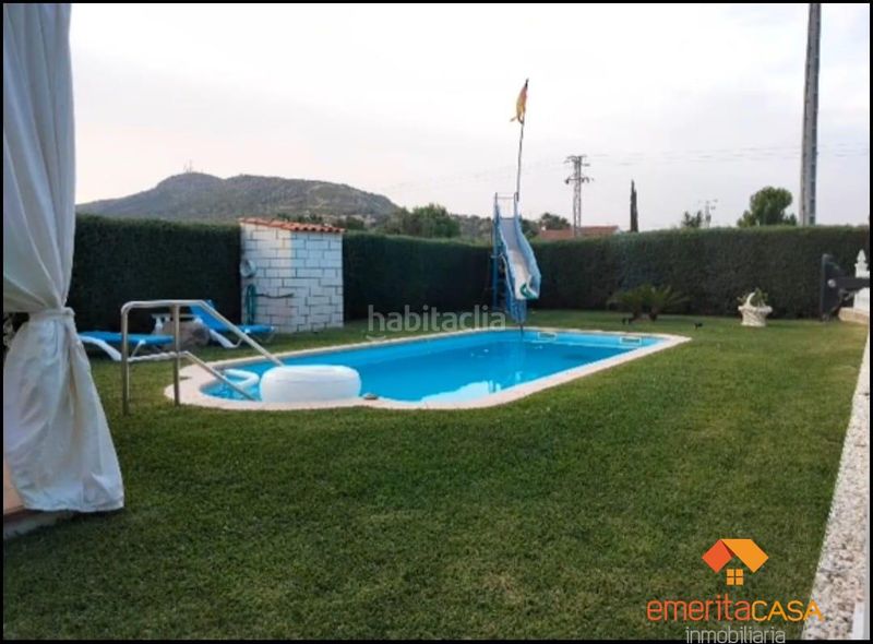 Foto f2d4cb20-ef4f-4531-96ca-83fc8579c734. Masia amb piscina a Arroyo de San Serván