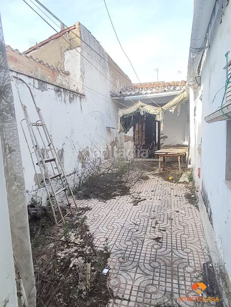 Foto 67973e7e-6821-4e97-80aa-0f5018f6cd58. Casa  en Almendralejo