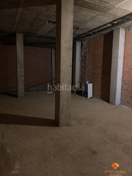 Foto 1074b327-9b9d-4ca6-ad25-10d0c20a2e3b. Local comercial a Almendralejo