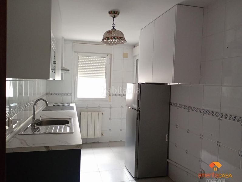 Foto f0a0b9c5-90e9-457a-a6cb-39c413f6a4c3. Apartament amb calefacció a Centro Cáceres