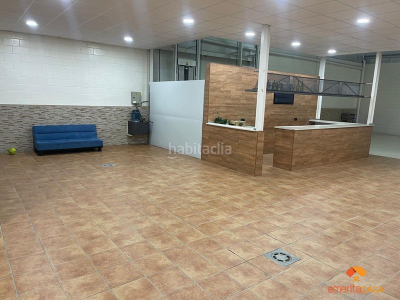 Foto b9c7a8d2-efad-4e91-99af-2f96084e5b71. Nau industrial a Almendralejo