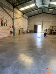 Industrial building in Almendralejo. Almendralejonave
