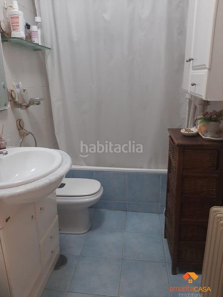 Foto c896fcae-eed3-4707-8a52-5ca656d638f1. Apartament amb calefacció aparcament a Centro Cáceres