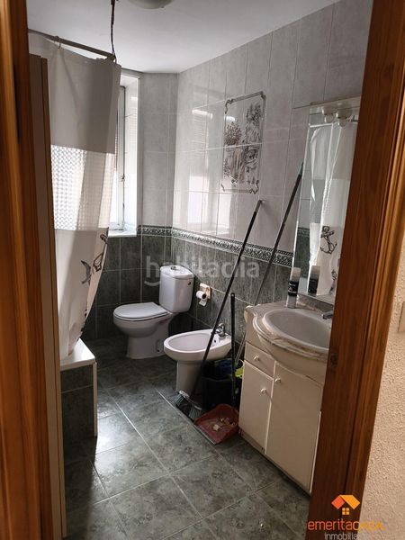 Foto 810b5a75-e1ec-4b2d-981d-92f358cbe852. Rent flat in Centro Cáceres
