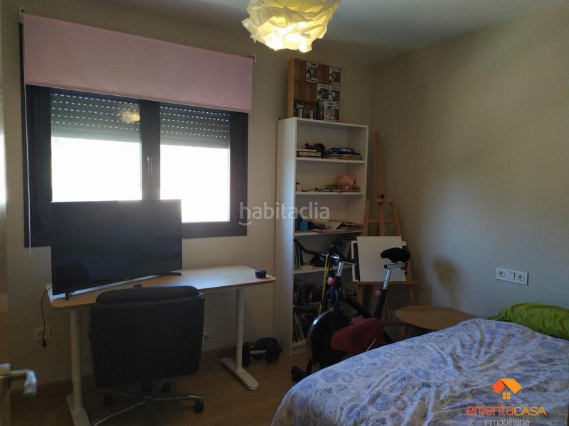 Foto bbfea3a1-483d-4b88-9d87-5e984a370495. Flat with heating parking pool in Centro Cáceres