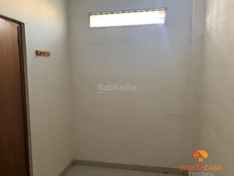 Foto 5f5e0656-d006-48bb-a132-a1ad4e290355. Lloguer local comercial a Centro Mérida